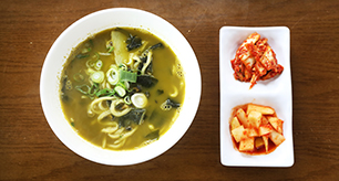Seongsan Bomal rice porridge & Noodle Soup (성산보말죽칼국수)